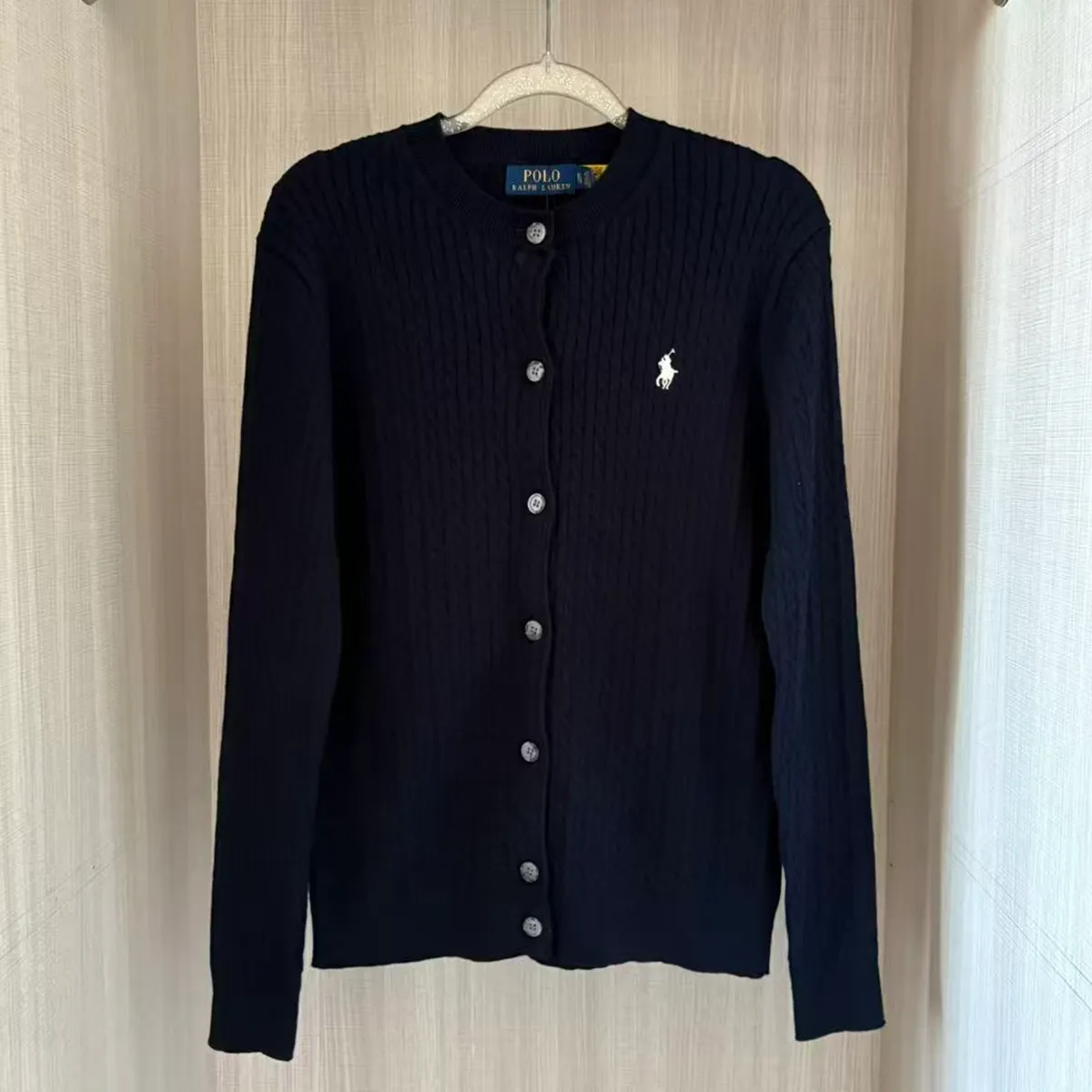 P200 RALPH LAUREN Ten Colors Classic Small Label Embroidery Round Neck Long Sleeve Button Cardigan Knitted Sweater Top Ten Colors Colors: White Black Navy Blue Gray Pink Red Watermelon Red Blue Apricot Light Purple Size: S M L XL Material: Cotton Weight: 450g